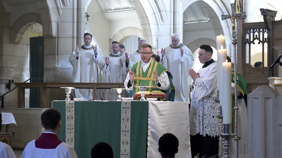 Fr Sean Elliott First Mass – The Cathedral Church of St Anne